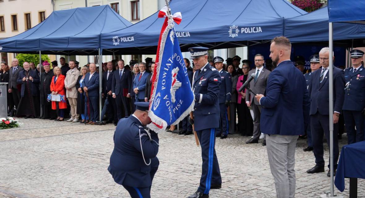 Standar, Policja, Pisz, Uroczystość